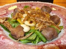 Maronen-Feld-Salat mit Feigencarpaccio, gerösteten Cashewkernen und Honig-Senf-Dressing - Rezept