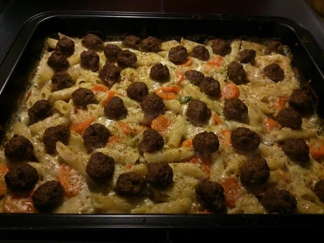 Nudel-Gemüseauflauf mit Hackbällchen - Rezept - Bild Nr. 3