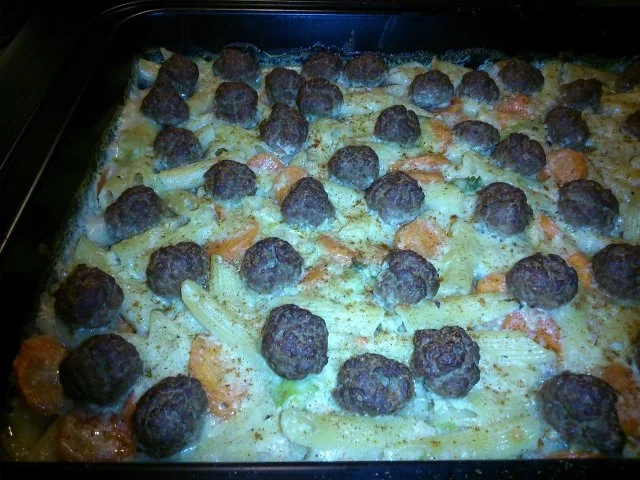 Nudel-Gemüseauflauf mit Hackbällchen - Rezept - Bild Nr. 4