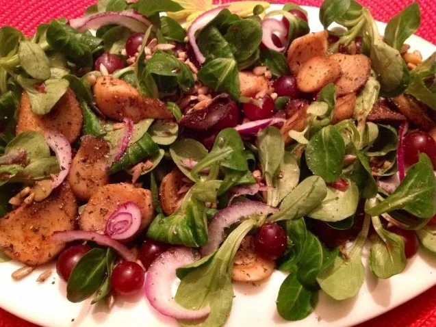 Rezept: Feldsalat mit Kräuterseitlingen, Trauben und Salatkerne-Mix Bild Nr. 4 Feldsalat mit Kräuterseitlingen, Trauben und Salatkerne-Mix - Rezept - Bild Nr. 4