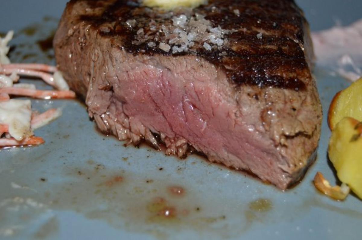 Filetsteak vom Angus-Rind mit Preiselbeersoße - Rezept - Bild Nr. 3