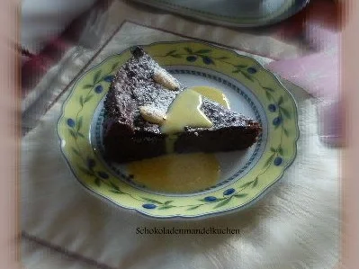 Rezept: Schokoladen-Mandel-Kuchen mit Vanillesauce Bild Nr. 4 Schokoladen-Mandel-Kuchen mit Vanillesauce - Rezept - Bild Nr. 4