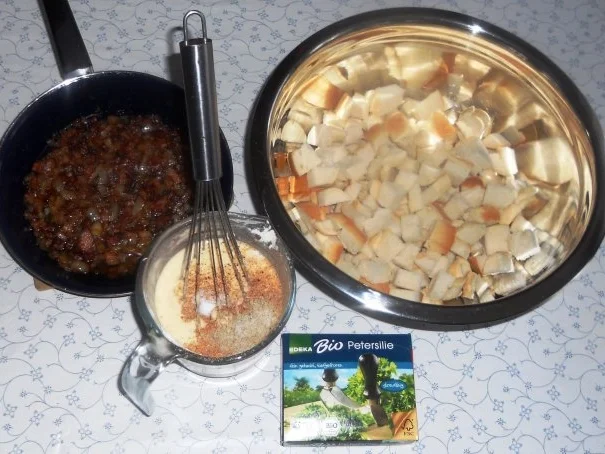 "Serviettenknödel" mit Rippenspeck à la "Oórndrasch"................. (Rzpt. um 1978) - Rezept - Bild Nr. 8