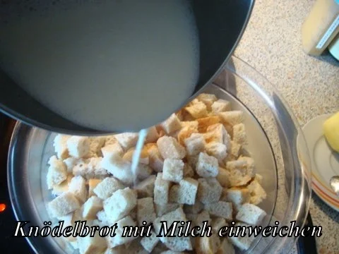 Rezept: pikanter "Königskuchen" in Portwein-Sahnesößchen Bild Nr. 7 pikanter "Königskuchen" in Portwein-Sahnesößchen - Rezept - Bild Nr. 7