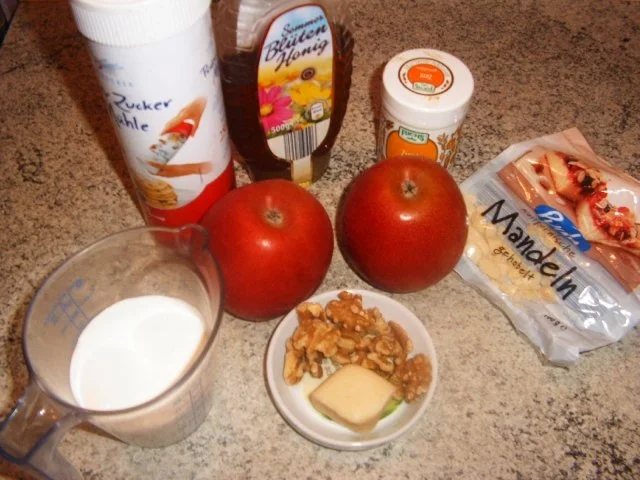 Rezept: Knusprige Apfelringe mit Marzipansahne Bild Nr. 2 Knusprige Apfelringe mit Marzipansahne - Rezept - Bild Nr. 2