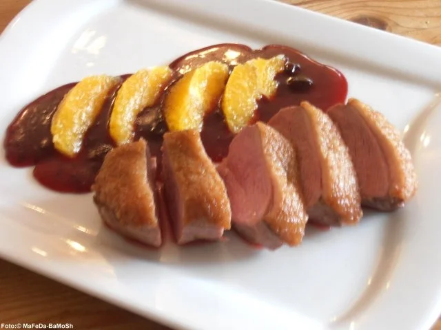 Rezept: Entenbrust mit Johannisbeersauce und Orangen Entenbrust mit Johannisbeersauce und Orangen - Rezept
