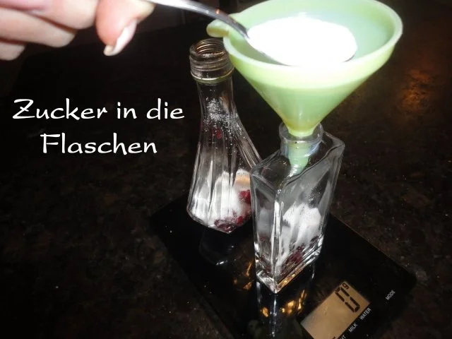 Rezept: Granatapfel - Vanille - Aperol Likör Bild Nr. 7 Granatapfel - Vanille - Aperol Likör - Rezept - Bild Nr. 7