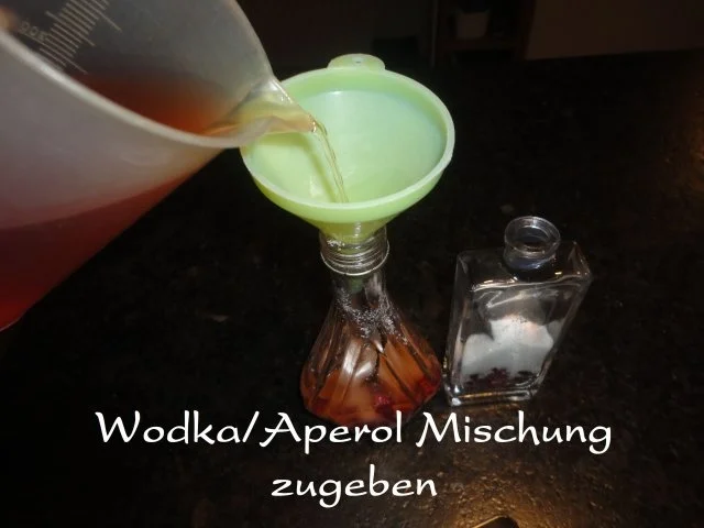 Rezept: Granatapfel - Vanille - Aperol Likör Bild Nr. 9 Granatapfel - Vanille - Aperol Likör - Rezept - Bild Nr. 9