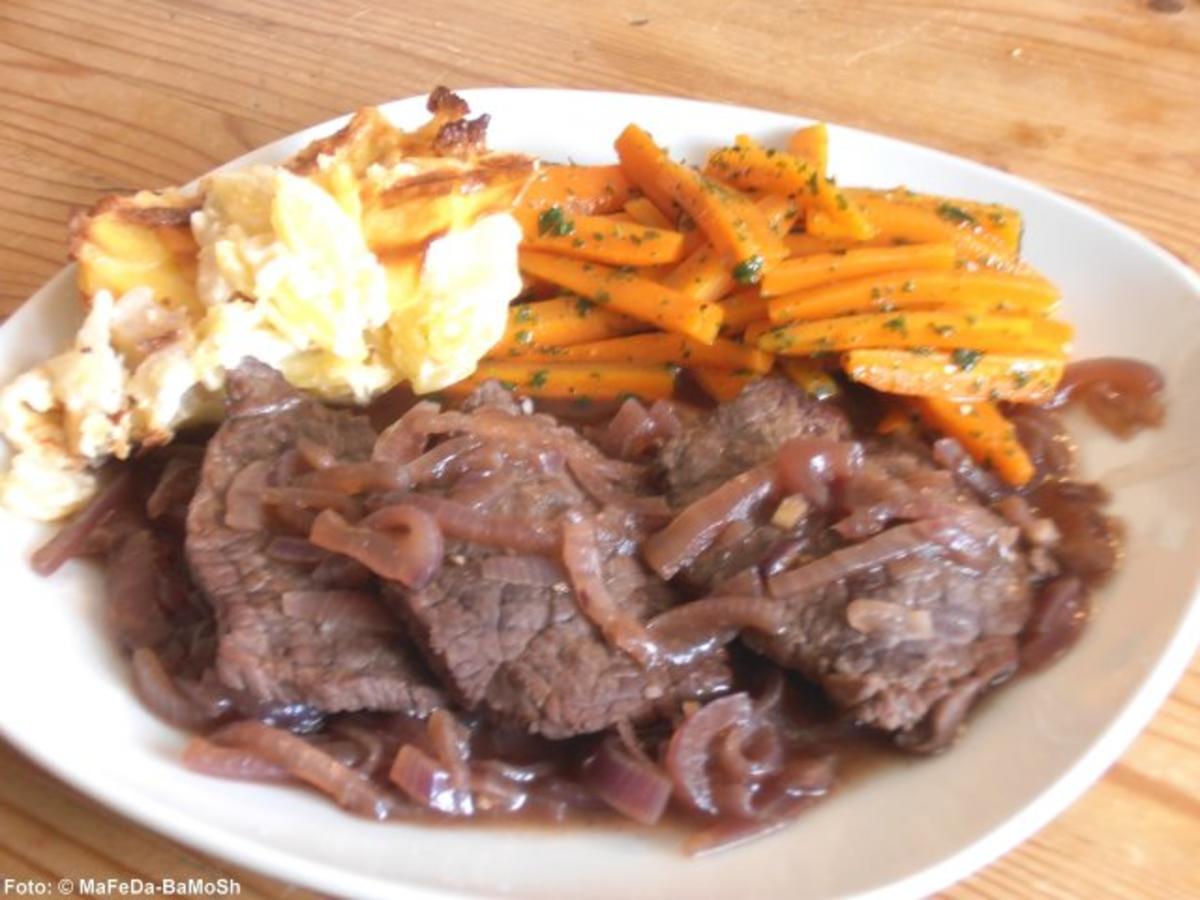 Rinder-Minutensteaks mit Rotweinzwiebelsoße - Rezept Eingereicht von
tigerlilly63