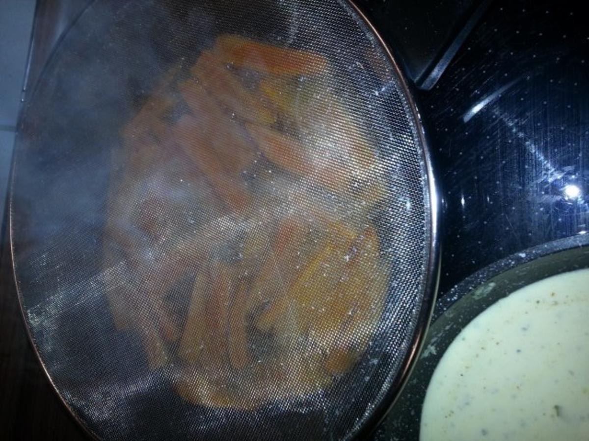 Lachsfilet unter der Haube mit Süßkartoffelpommes an Kräutersahnesoße - Rezept - Bild Nr. 7