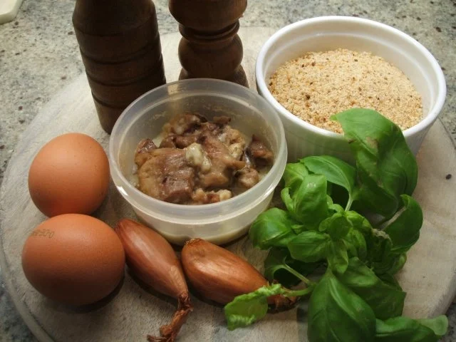 Rezept: Knödel: Markklößchen Bild Nr. 2 Knödel: Markklößchen - Rezept - Bild Nr. 2