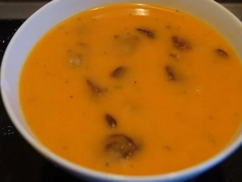 Paprikasuppe mit Kokosmilch und Nürnberger Rostbratwürstchen - Rezept - Bild Nr. 13