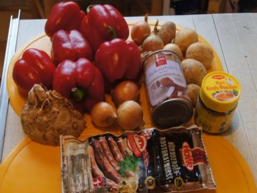 Paprikasuppe mit Kokosmilch und Nürnberger Rostbratwürstchen - Rezept - Bild Nr. 2