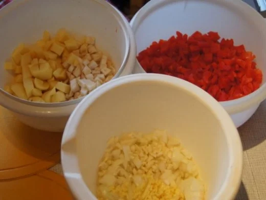 Paprikasuppe mit Kokosmilch und Nürnberger Rostbratwürstchen - Rezept - Bild Nr. 3