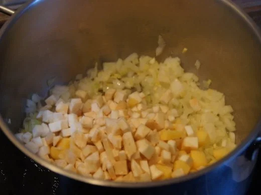 Paprikasuppe mit Kokosmilch und Nürnberger Rostbratwürstchen - Rezept - Bild Nr. 5