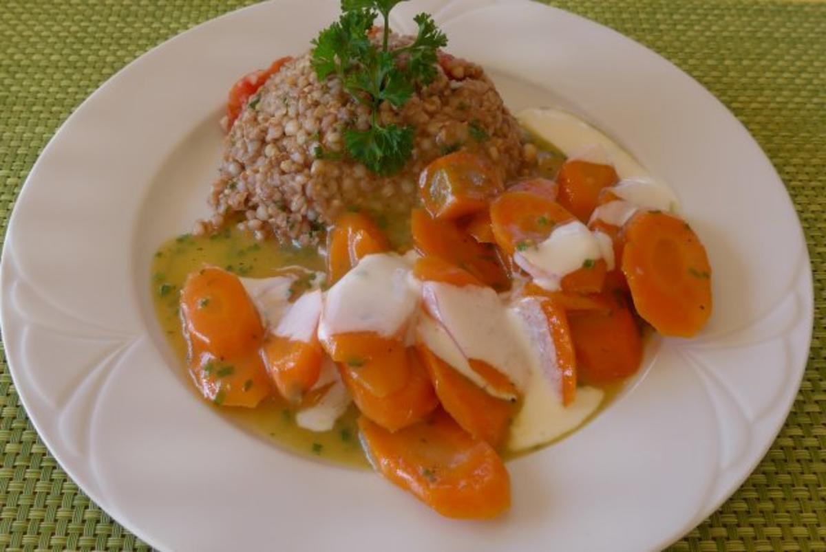 Bilder für Buchweizen dazu Karotten mit Kokossahne - Rezept