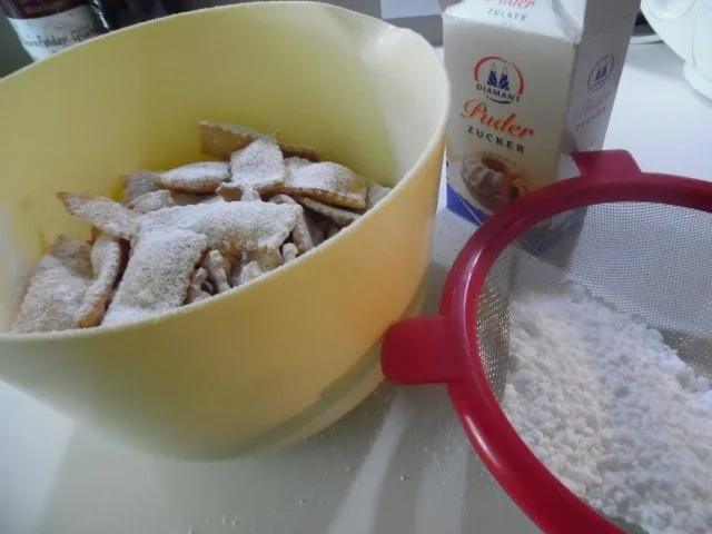 Chiacchiere - Rezept - Bild Nr. 3