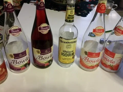 Rezept: Moni's Silvesterbowle Bild Nr. 3 Moni's Silvesterbowle - Rezept - Bild Nr. 3