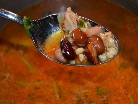 Rezept: Mitternachtssuppe (Silvestersuppe oder Neujahrssuppe) Mitternachtssuppe (Silvestersuppe oder Neujahrssuppe) - Rezept