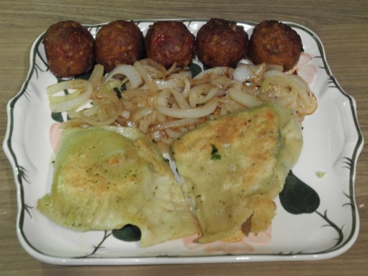 Bilder für Vegane Maultaschen mit Zwiebel - Spinat - Füllung an gebratenen Zwiebeln - Rezept