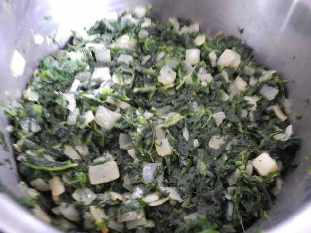 Vegane Maultaschen mit Zwiebel - Spinat - Füllung an gebratenen Zwiebeln - Rezept - Bild Nr. 3