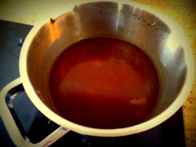 Rezept: Gemüse-Fleisch-Fond als Basis für Fondue Gemüse-Fleisch-Fond als Basis für Fondue - Rezept