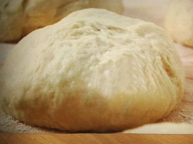 Pizzateig aus Neapel - genial auf dem Pizzastein - Rezept