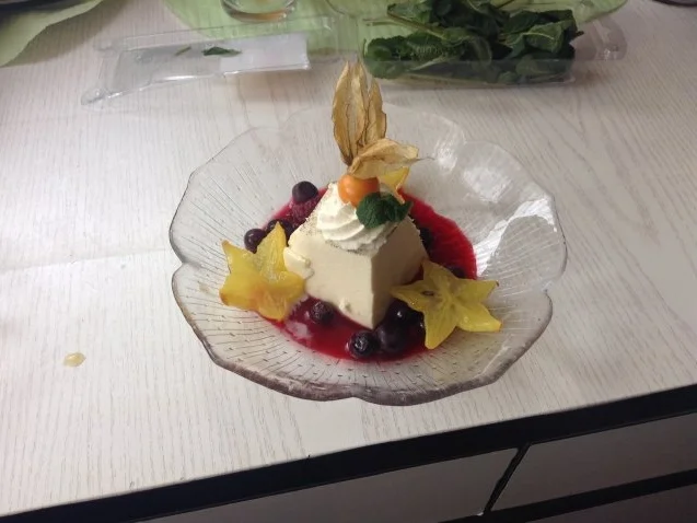 Panna Cotta mit lauwarmen Beeren - Rezept - Bild Nr. 3