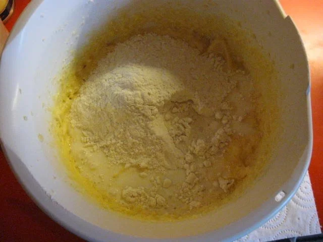 Rezept: Kirsch - Gugelhupf mit Marzipan Bild Nr. 6 Kirsch - Gugelhupf mit Marzipan - Rezept - Bild Nr. 6