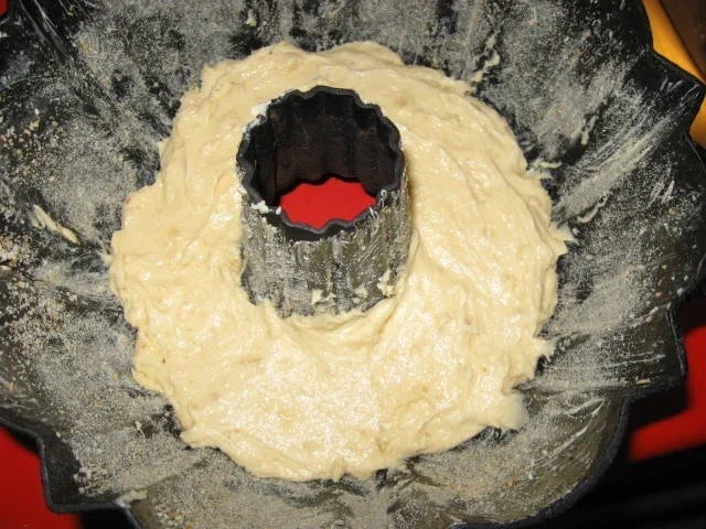 Rezept: Kirsch - Gugelhupf mit Marzipan Bild Nr. 7 Kirsch - Gugelhupf mit Marzipan - Rezept - Bild Nr. 7