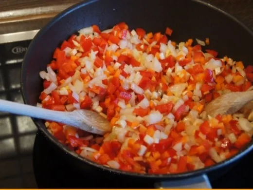 Rezept: Paprikabuletten à la Papa Bild Nr. 4 Paprikabuletten à la Papa - Rezept - Bild Nr. 4