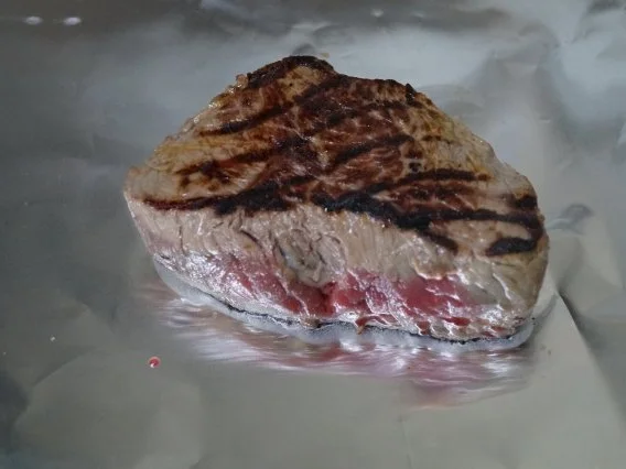 Hüftrindersteak  und roten /schwarzen eingelegten Pfefferkörnern - Rezept - Bild Nr. 3