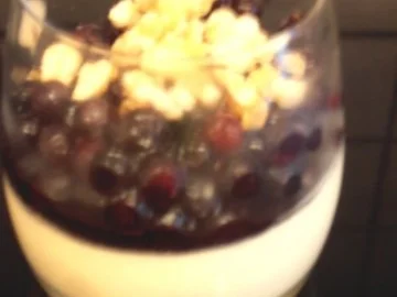 Mandelpudding mit Himbeersoße - Rezept - Bild Nr. 3