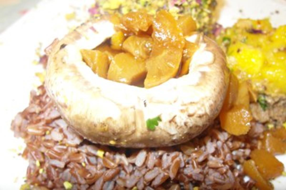 Bilder für Mit Aprikosen gefüllter Portobello, Camargue Reis mit Erdnusschutney und Avocado Trüffel - Rezept