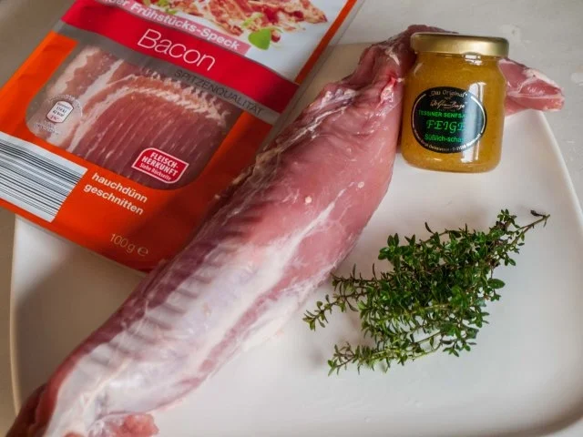 Rezept: Schweinefilet im Speckmantel mit Cognacsoße Bild Nr. 2 Schweinefilet im Speckmantel mit Cognacsoße - Rezept - Bild Nr. 2