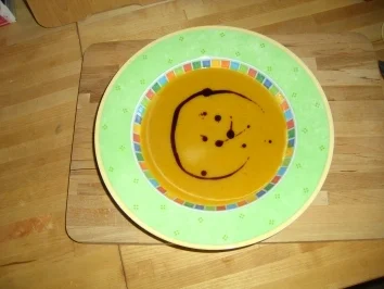 Scharfe Kürbissuppe mit Kokos und Curry - Rezept