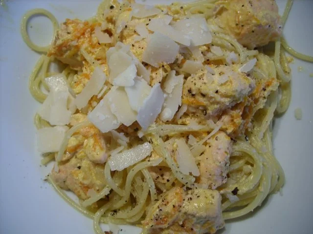 Rezept: Spaghetti mit Lachssoße Spaghetti mit Lachssoße - Rezept