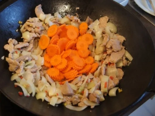 Schweinefilet süß-sauer mit Gemüse und Curry-Reis - Rezept - Bild Nr. 10