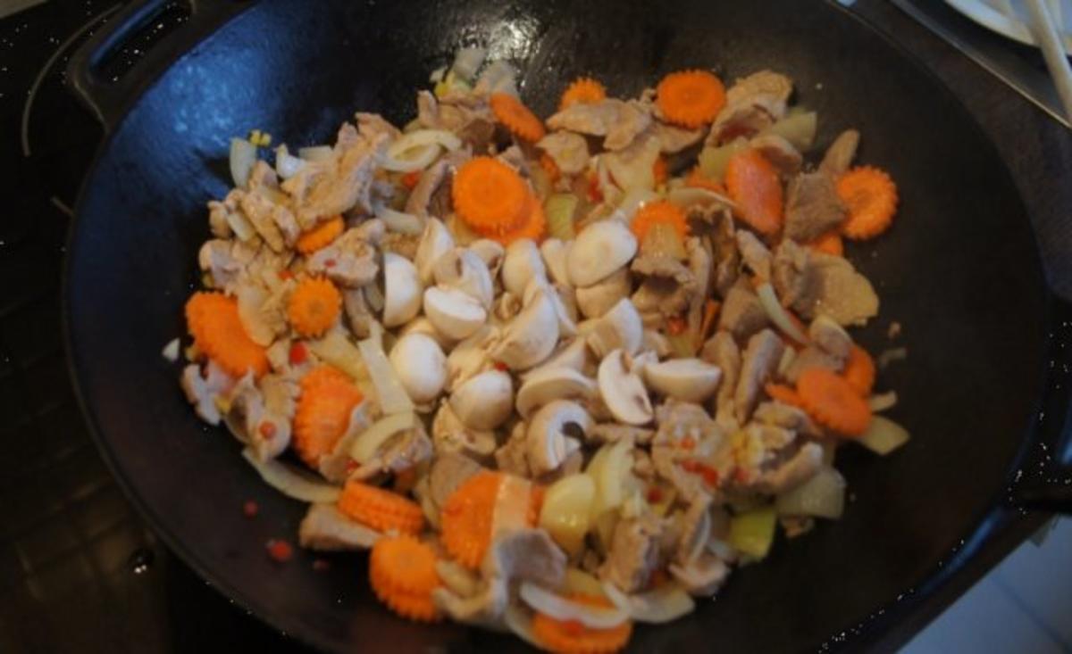 Schweinefilet süß-sauer mit Gemüse und Curry-Reis - Rezept - Bild Nr. 11