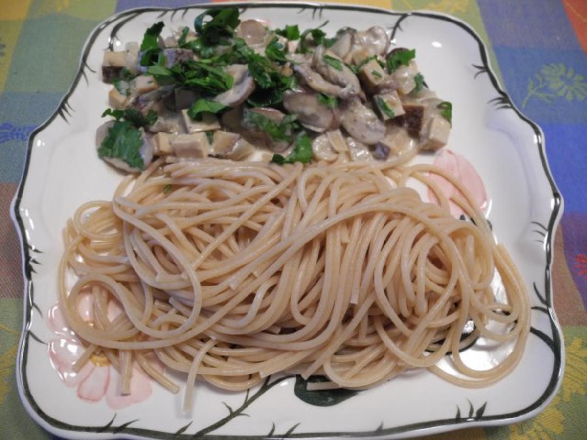 Champignong - Tofu - Ragout an Kamut - Spaghetti - Rezept