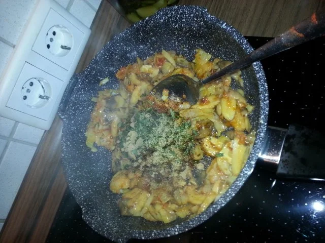 Rezept: Leberkäspastete mit Pilzfülung an knackigem Gurkensalat Bild Nr. 5 Leberkäspastete mit Pilzfülung an knackigem Gurkensalat - Rezept - Bild Nr. 5