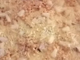 Dinkel-Pizza mit frischer Tomatensoße - Rezept - Bild Nr. 5