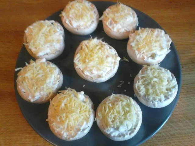 Rezept: Gefüllte Champignonköpfe mit Schinken und Frischkäse Bild Nr. 2 Gefüllte Champignonköpfe mit Schinken und Frischkäse - Rezept - Bild Nr. 2