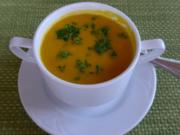 Suppen & Eintöpfe :  Einfache Karotten - Suppe mit Petersilie - Rezept