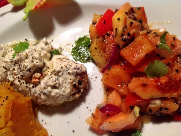 Papaya-Paprika-Salat, Papaya-Frischäse-Dip dazu eine Süßkartoffel - Rezept - Bild Nr. 2