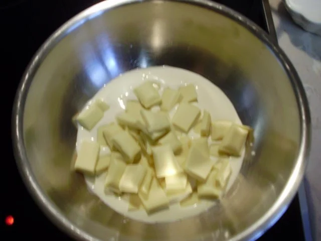 Rezept: Schokoladen-Mousse Bild Nr. 4 Schokoladen-Mousse - Rezept - Bild Nr. 4