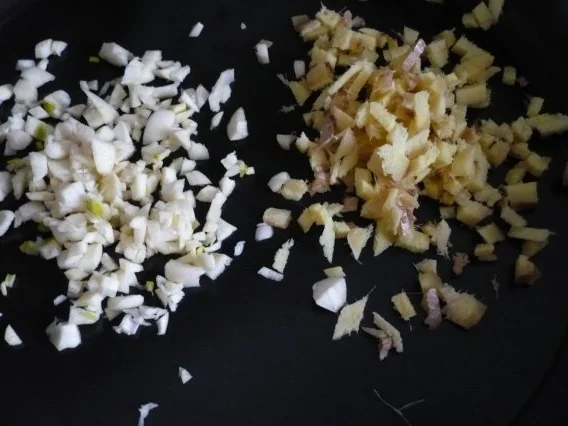 Rezept: Kokoscurry mit Mango Bild Nr. 3 Kokoscurry mit Mango - Rezept - Bild Nr. 3