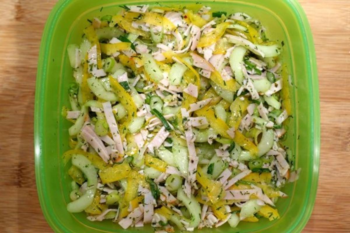 Salat mit Putenbrust - Rezept