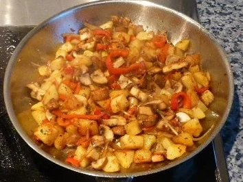 Rezept: Kartoffel-Champignonpfanne mit Ibericokotelett Bild Nr. 5 Kartoffel-Champignonpfanne mit Ibericokotelett - Rezept - Bild Nr. 5