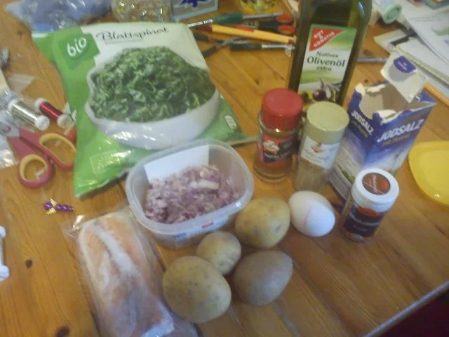 Rezept: Wildlachs mit Blattspinat ala Silke, dazu selbstgemachte Kartoffelrösti Wildlachs mit Blattspinat ala Silke, dazu selbstgemachte Kartoffelrösti - Rezept